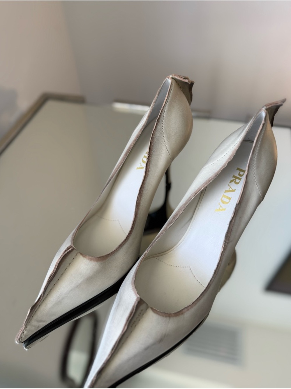 New Prada Antiqued Leather Pumps $1,550 39.5 - Picture 12 of 16